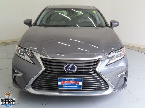 Used 2018 Lexus ES 300h w/ Luxury Package FWD image 9