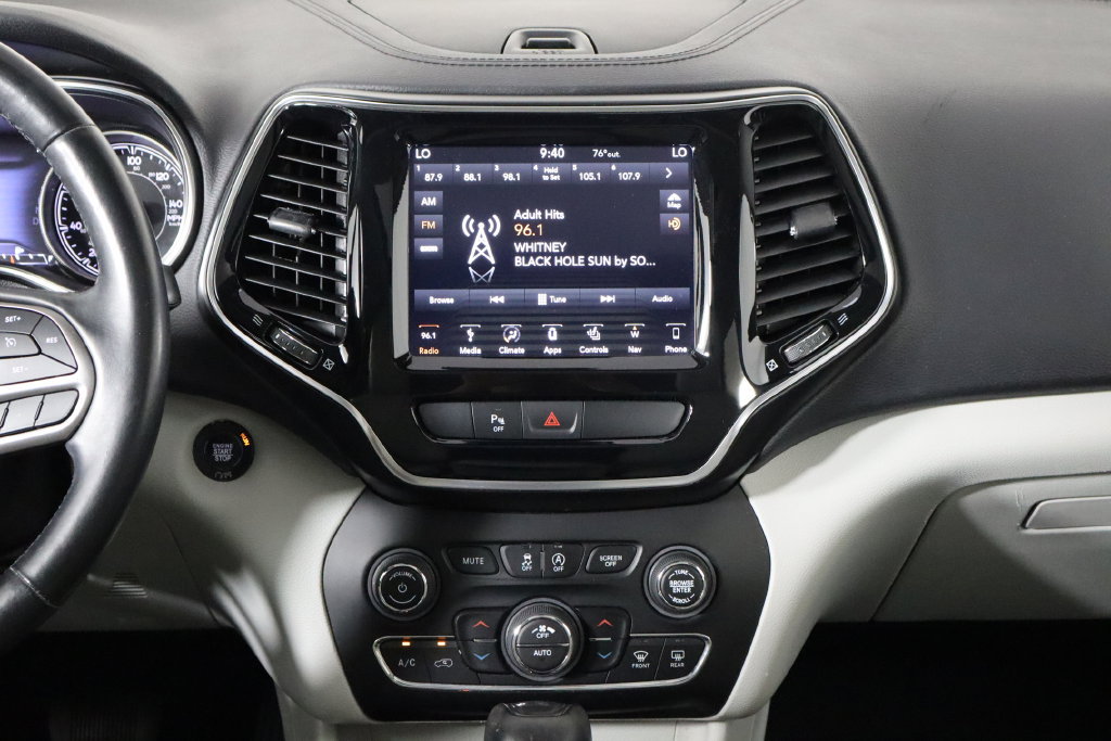 Used 2019 Jeep Cherokee Limited FWD image 29