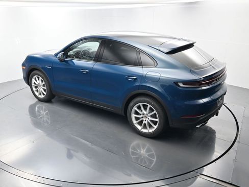 Used 2025 Porsche Cayenne E-Hybrid Coupe image 38