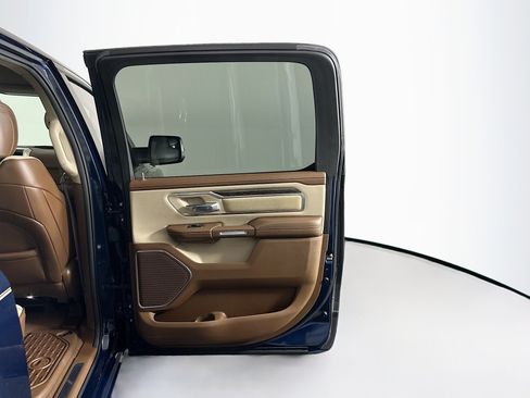 Used 2019 RAM 1500 Laramie image 30