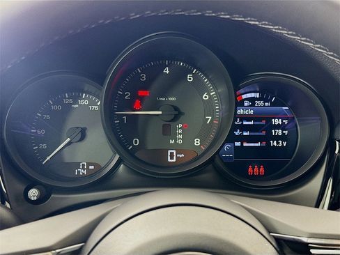 New 2026 Porsche Macan image 16