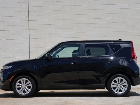 Used 2020 Kia Soul LX FWD image 8