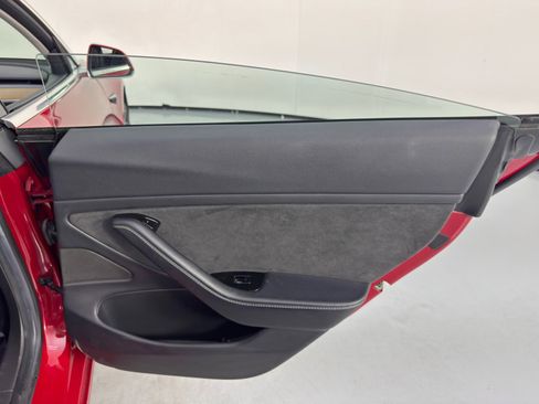 Used 2017 Tesla Model 3 Long Range image 40