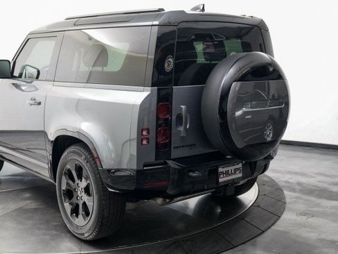 Used 2023 Land Rover Defender 90 X-Dynamic SE image 10