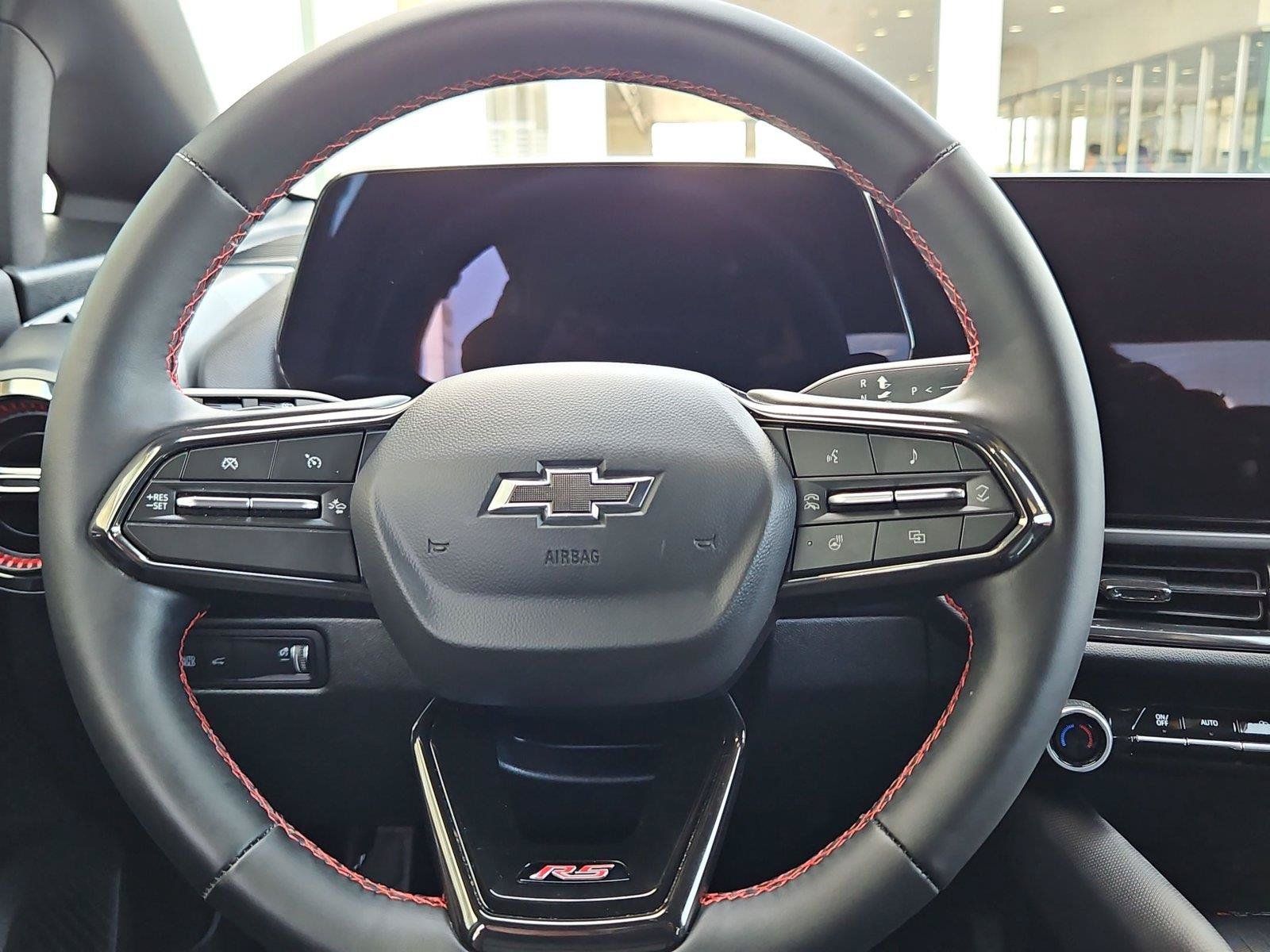Used 2025 Chevrolet Equinox EV RS w/ Convenience Package II FWD image 17