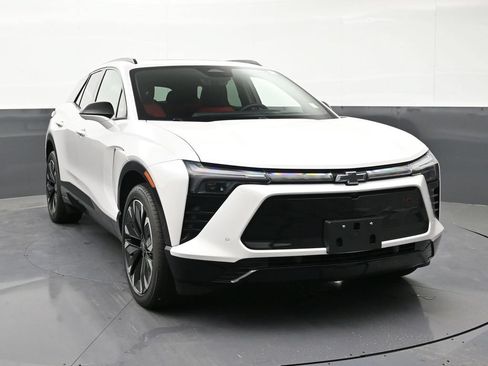 Used 2025 Chevrolet Blazer EV RS w/ Super Cruise Package AWD/4WD image 7