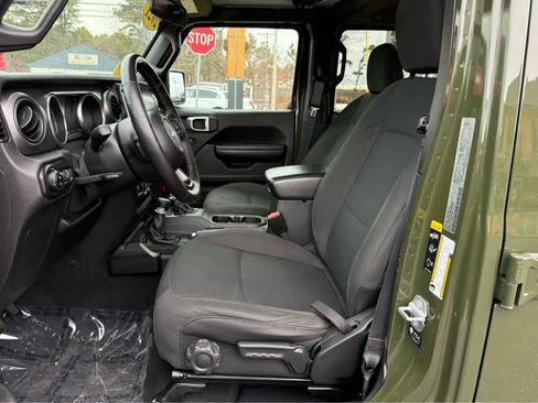 Used 2021 Jeep Gladiator Sport image 11