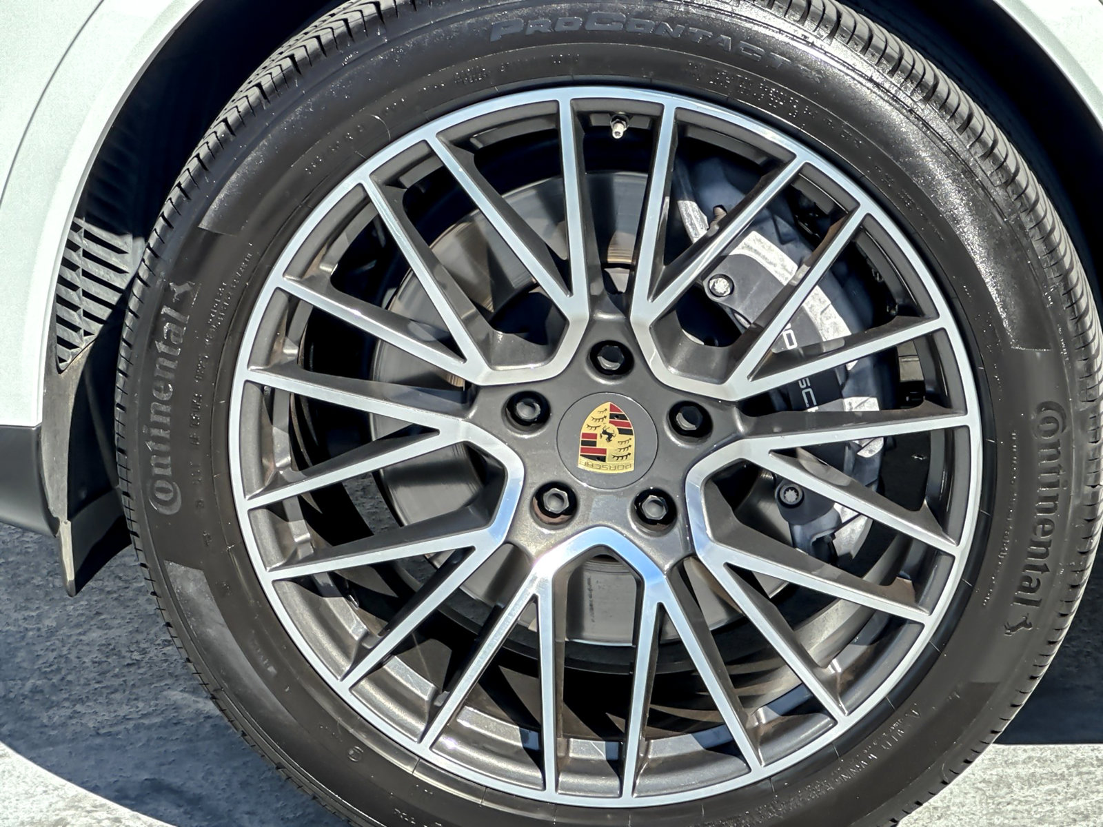 Certified 2021 Porsche Cayenne Coupe AWD/4WD image 33