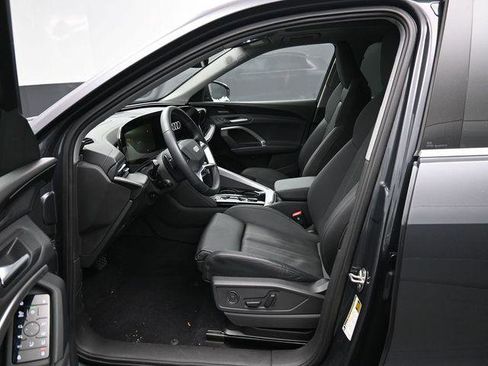 Certified 2025 Audi Q5 Premium Plus w/ Premium Plus image 9