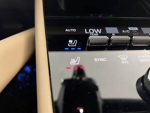 Certified 2026 Porsche Cayenne E-Hybrid AWD/4WD image 23