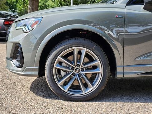 New 2025 Audi Q3 2.0T Premium image 9