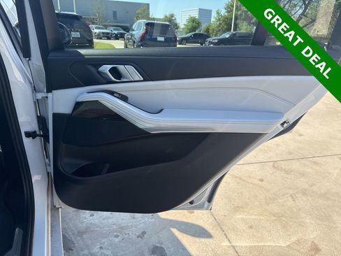 Used 2025 BMW X7 xDrive40i w/ Climate Comfort Package image 17