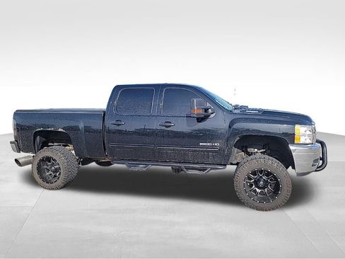 Used 2011 Chevrolet Silverado 2500 LTZ w/ LTZ Plus Package image 2