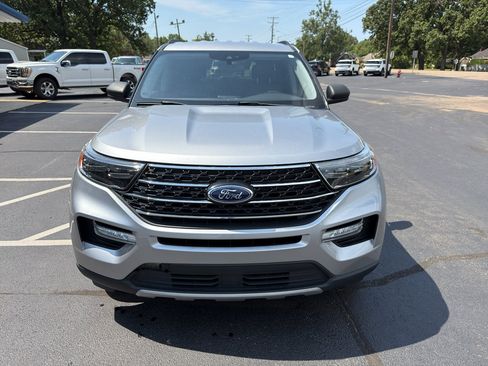 Used 2021 Ford Explorer XLT w/ Equipment Group 202A AWD/4WD image 7
