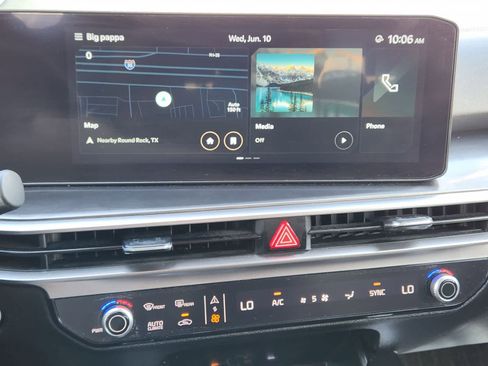 Certified 2025 Kia Sorento S FWD image 15