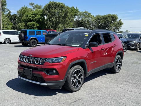 Used 2025 Jeep Compass Limited AWD/4WD image 6