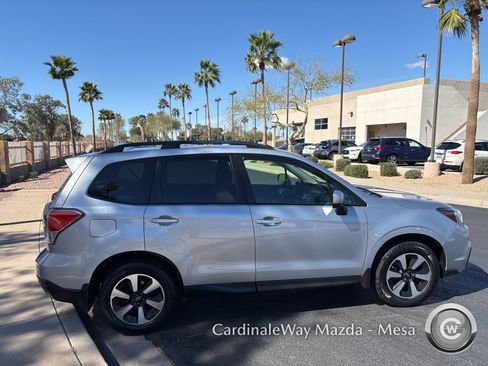 Used 2018 Subaru Forester 2.5i Premium w/ All-Weather Package image 4
