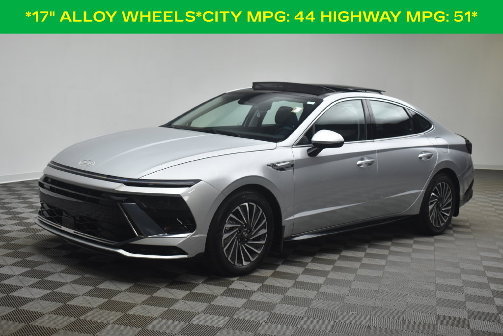 Used 2026 Hyundai Sonata SEL FWD image 2