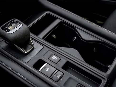 New 2025 Nissan Pathfinder S image 18