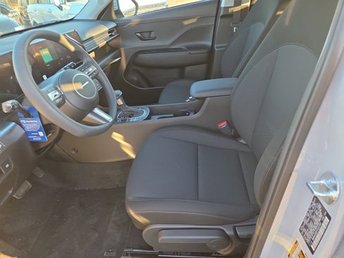 New 2026 Hyundai Kona SE image 4