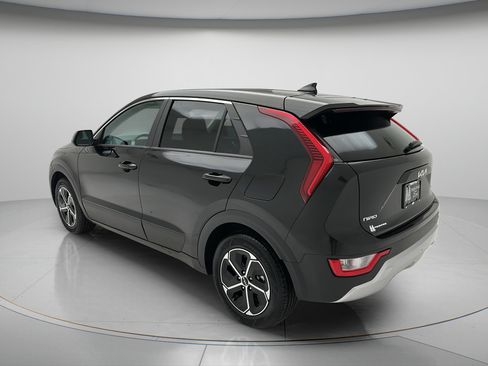 Used 2025 Kia Niro LX FWD image 4