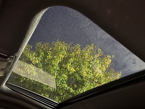 Used 2025 BMW M440i Coupe w/ Premium Package image 22