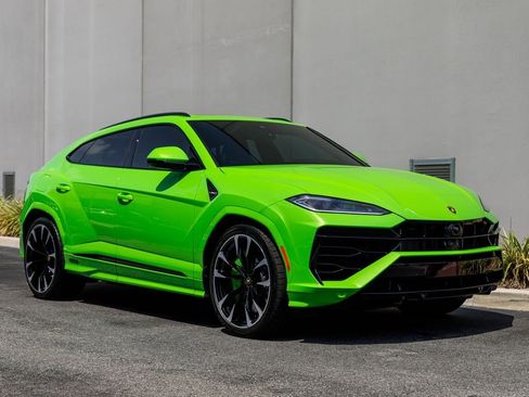 Used 2025 Lamborghini Urus SE image 14