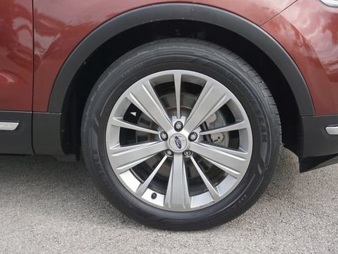 Certified 2018 Ford Explorer Limited FWD image 18