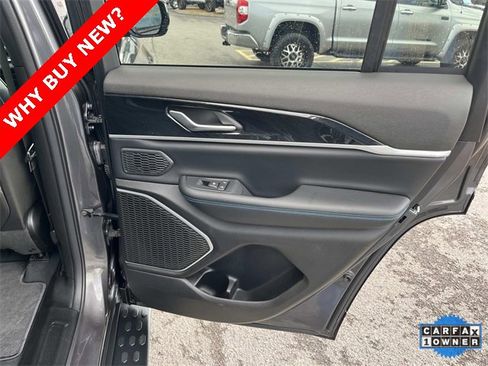 Used 2024 Jeep Grand Cherokee Trailhawk image 20