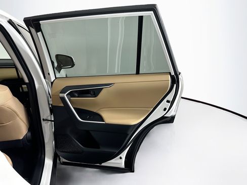 Used 2025 Toyota RAV4 LE image 30