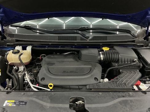 Used 2020 Chrysler Pacifica Touring w/ Advanced Safetytec Group FWD image 42