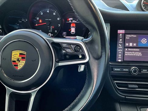Used 2021 Porsche Macan image 24