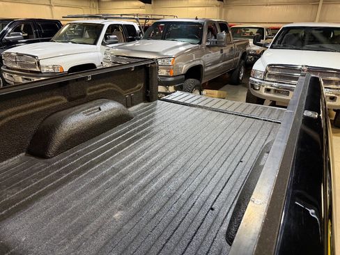 Used 2001 Dodge Ram 2500 Truck SPORT image 16