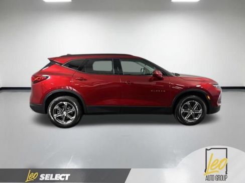Used 2023 Chevrolet Blazer LT w/ Convenience Package FWD image 5