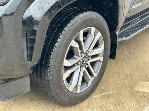 Certified 2025 Toyota 4Runner Limited AWD/4WD image 9