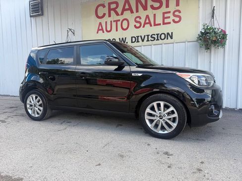 Used 2017 Kia Soul + FWD image 2