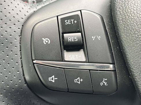 Used 2025 Ford Escape ST-Line w/ Cold Weather Package AWD/4WD image 33