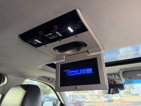 Used 2017 Cadillac Escalade Premium Luxury image 39