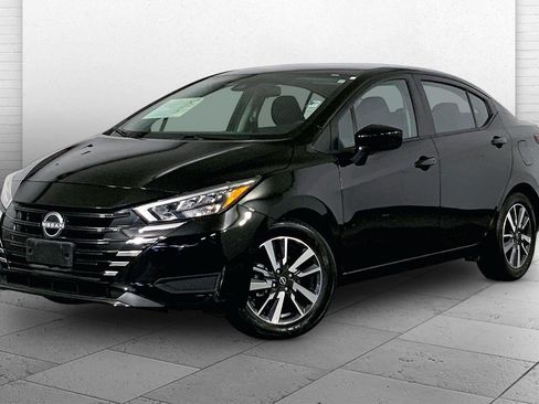 Used 2025 Nissan Versa SV FWD image 12