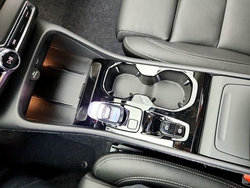 New 2026 Volvo XC40 B5 Plus w/ Protection Package Premier image 30