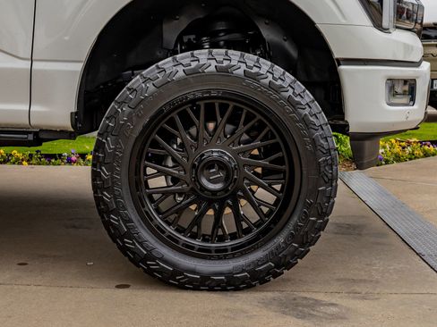 Used 2024 Ford F150 Platinum image 12