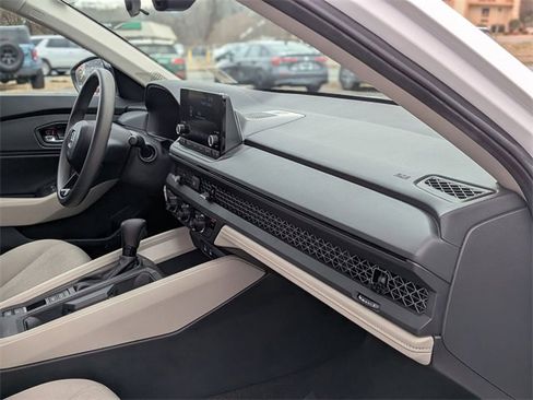 Used 2025 Honda Accord SE image 37