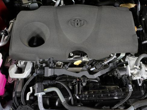 Used 2023 Toyota Sienna XLE image 20