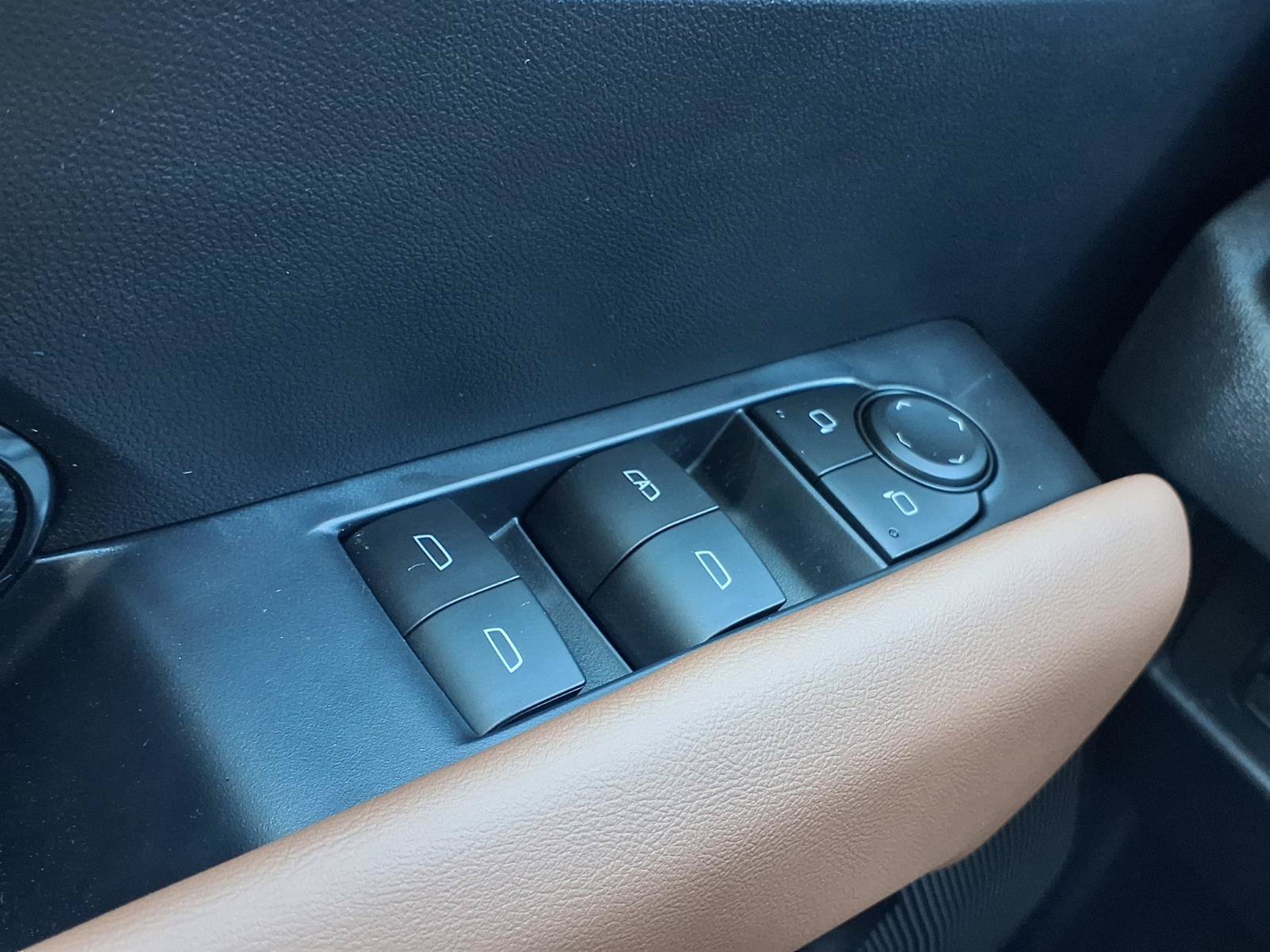 New 2026 GMC Canyon AT4 AWD/4WD image 13