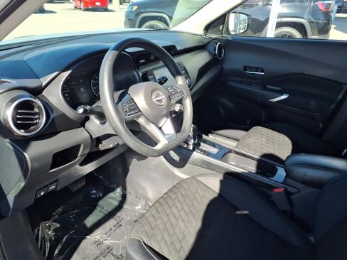 Used 2023 Nissan Kicks SV image 7