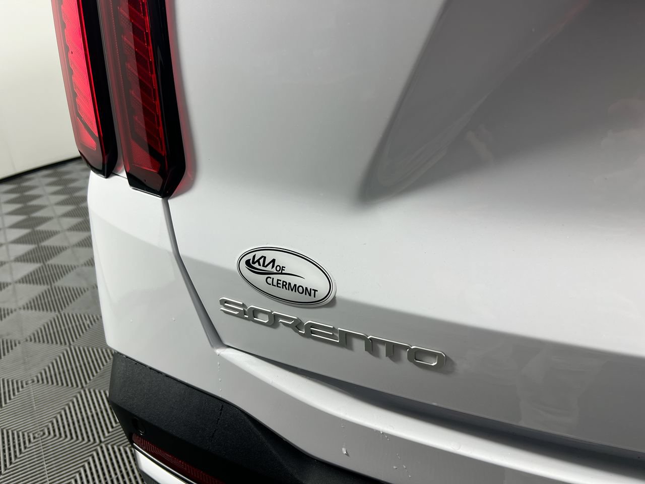 New 2026 Kia Sorento S w/ S Panoramic Sunroof Package FWD image 5