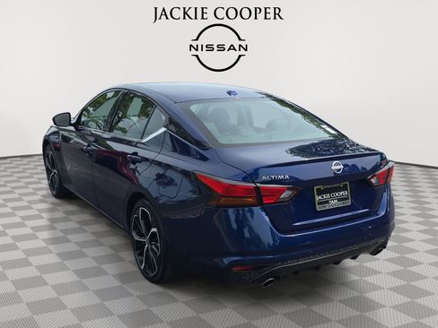 Used 2024 Nissan Altima 2.5 SR FWD image 7