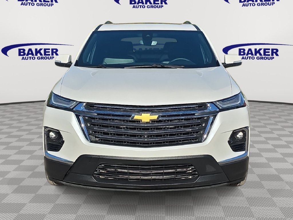 Used 2023 Chevrolet Traverse LT w/ LT Premium Package AWD/4WD image 2