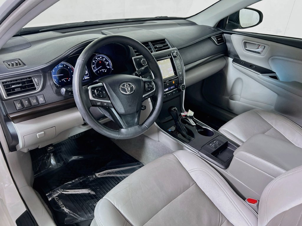 Certified 2017 Toyota Camry XLE w/ Moonroof Package FWD image 9