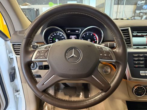 Certified 2015 Mercedes-Benz GL 450 4MATIC image 9